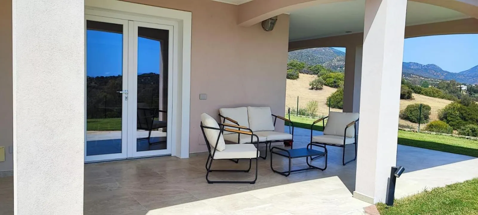 Elmisa Holiday House Tertenìa Italia